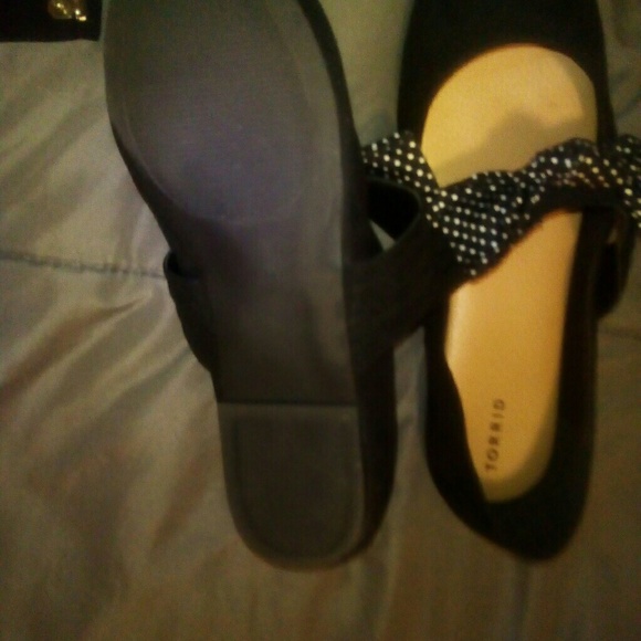11w Torrid Shoe ..Flats super cute ..worn 1x - Picture 2 of 5